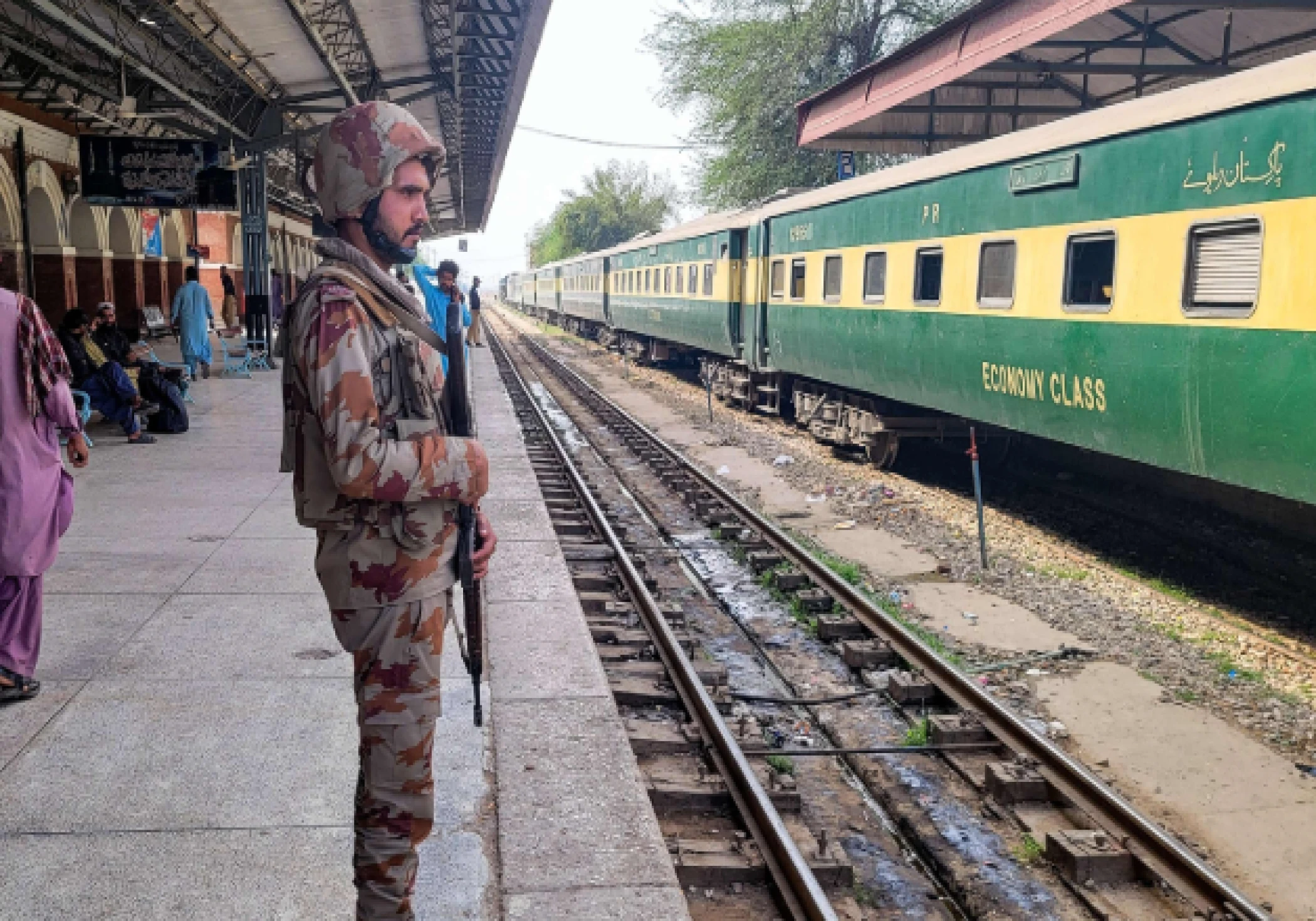 Pakistan Troops Storm Hijacked Balochistan Train, Free Hostages Following Deadly Siege Pakistan Troops Storm Hijacked Balochistan Train, Free Hostages Following Deadly Siege